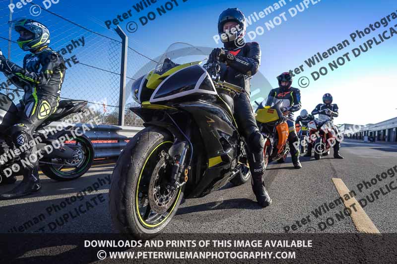 donington no limits trackday;donington park photographs;donington trackday photographs;no limits trackdays;peter wileman photography;trackday digital images;trackday photos